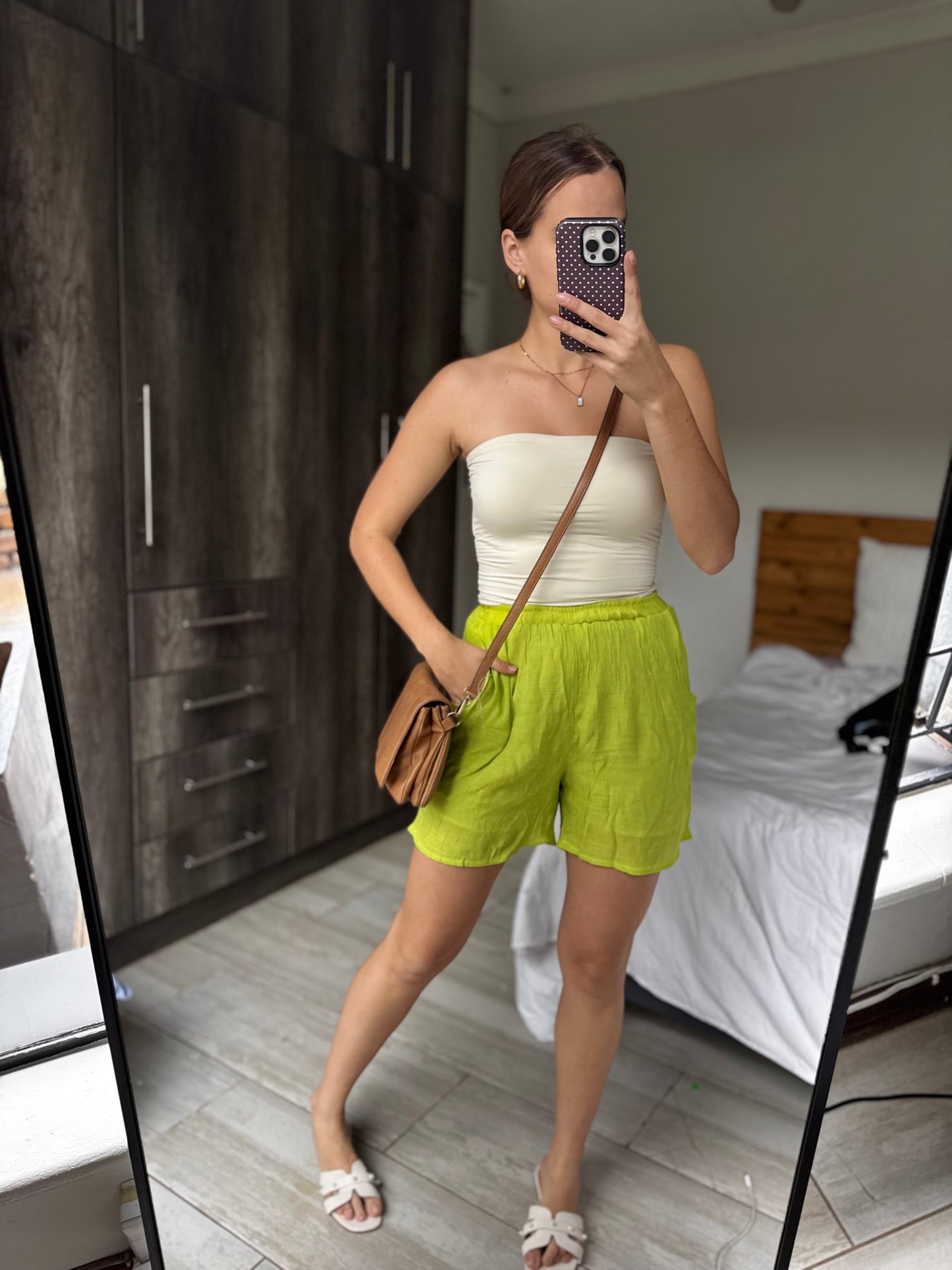 Green shorts (L)