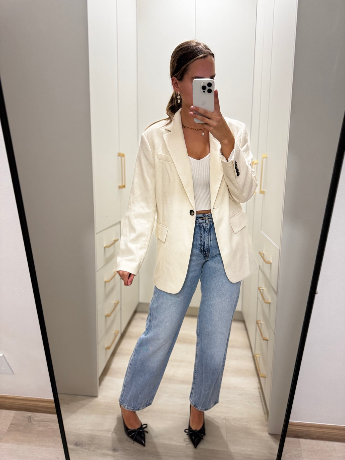 Brand New H&M stunning cream blazer (HH)