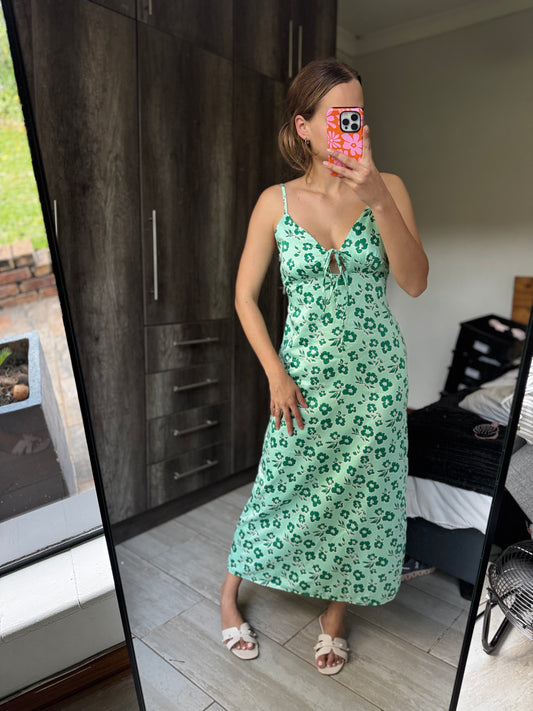 Green floral dress (I)
