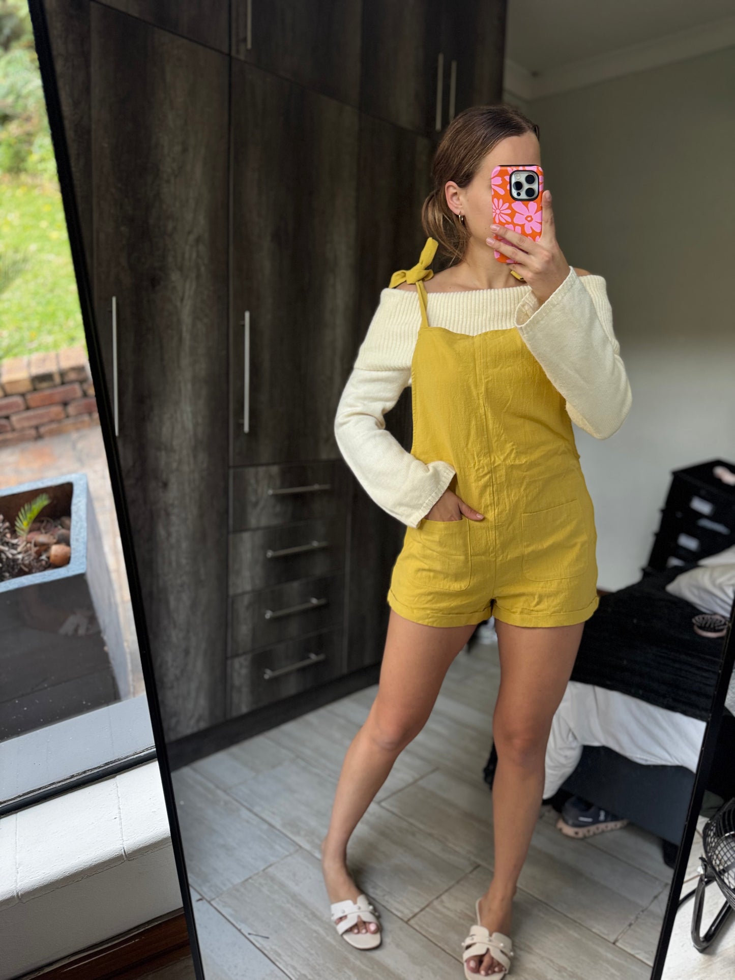 Yellow jumpsuit (I)