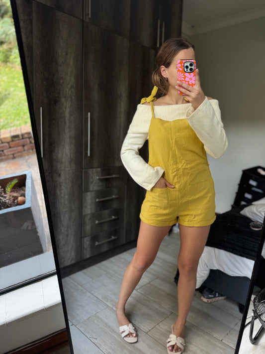Yellow jumpsuit (I)