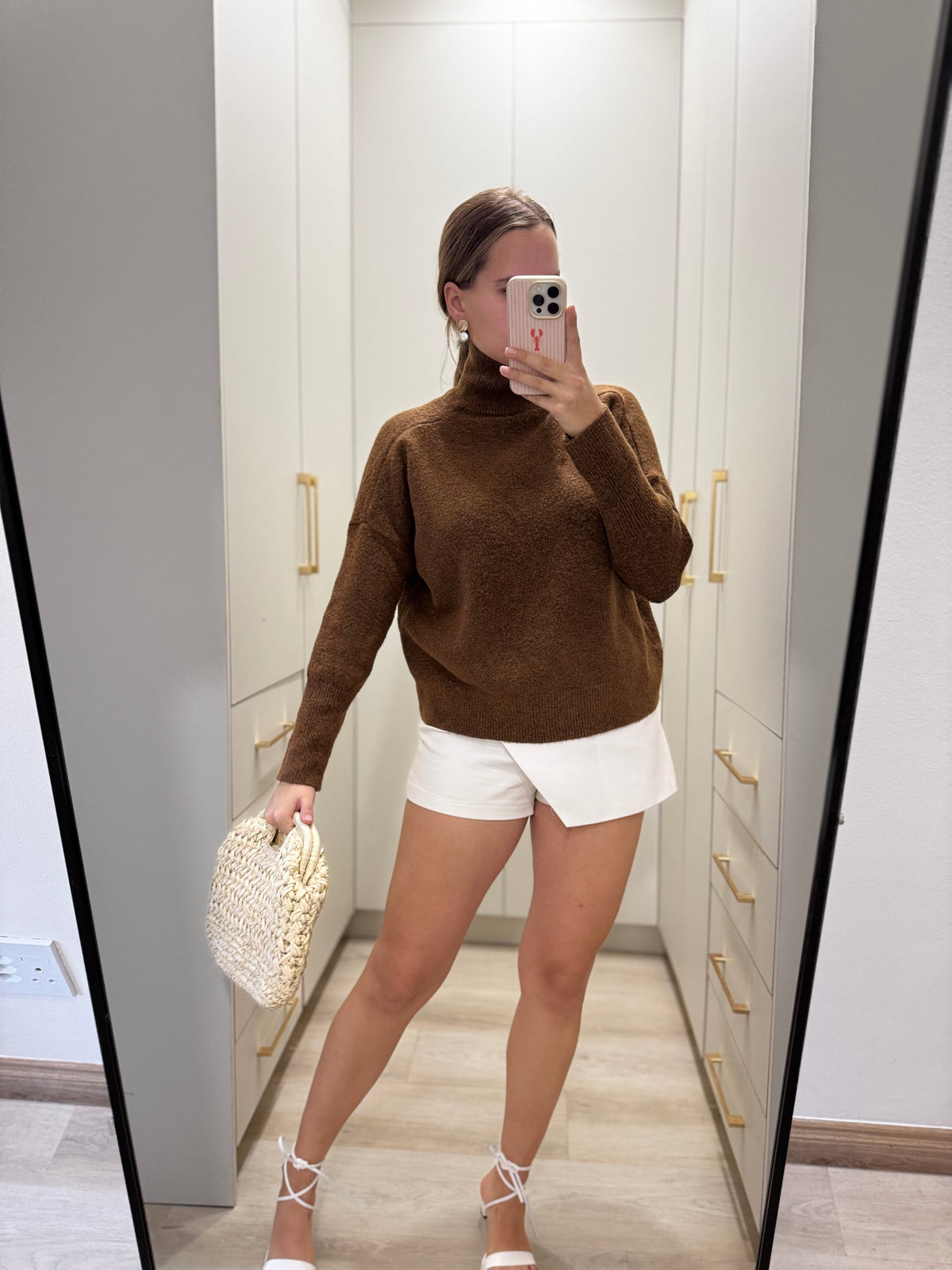 Brown knitted sweater (G)