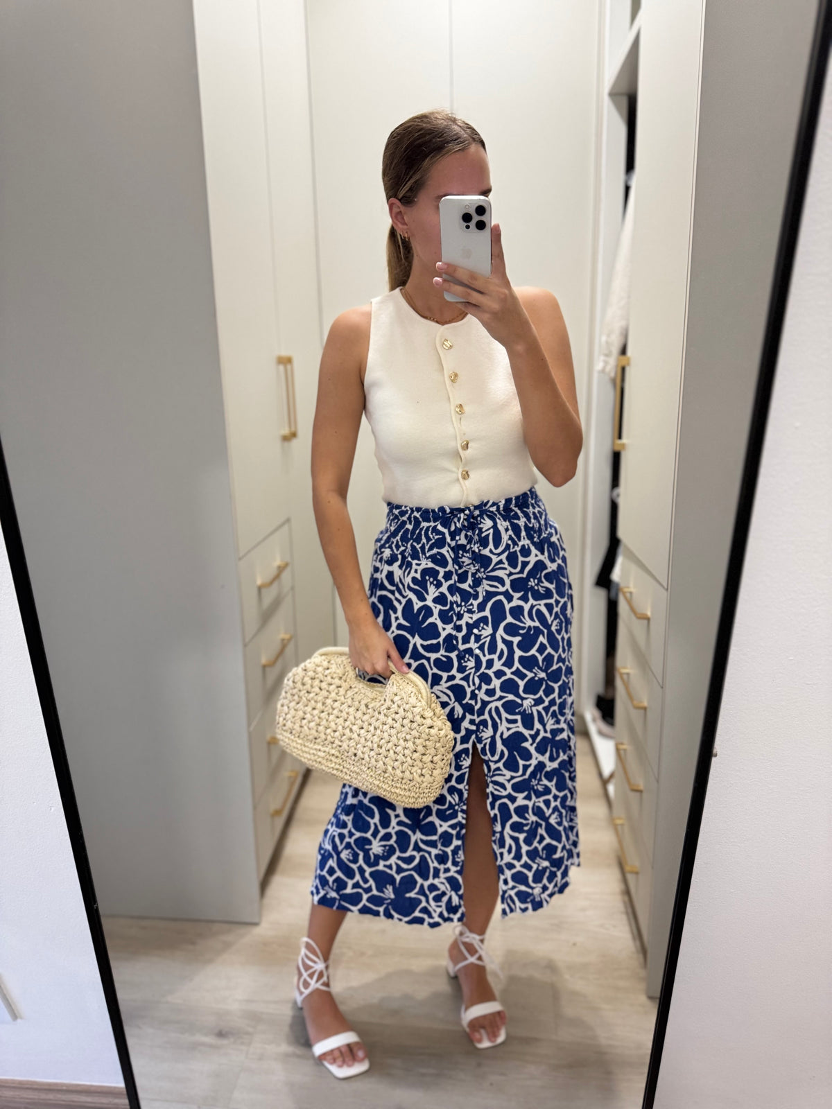 Old Khaki blue floral skirt (X1)