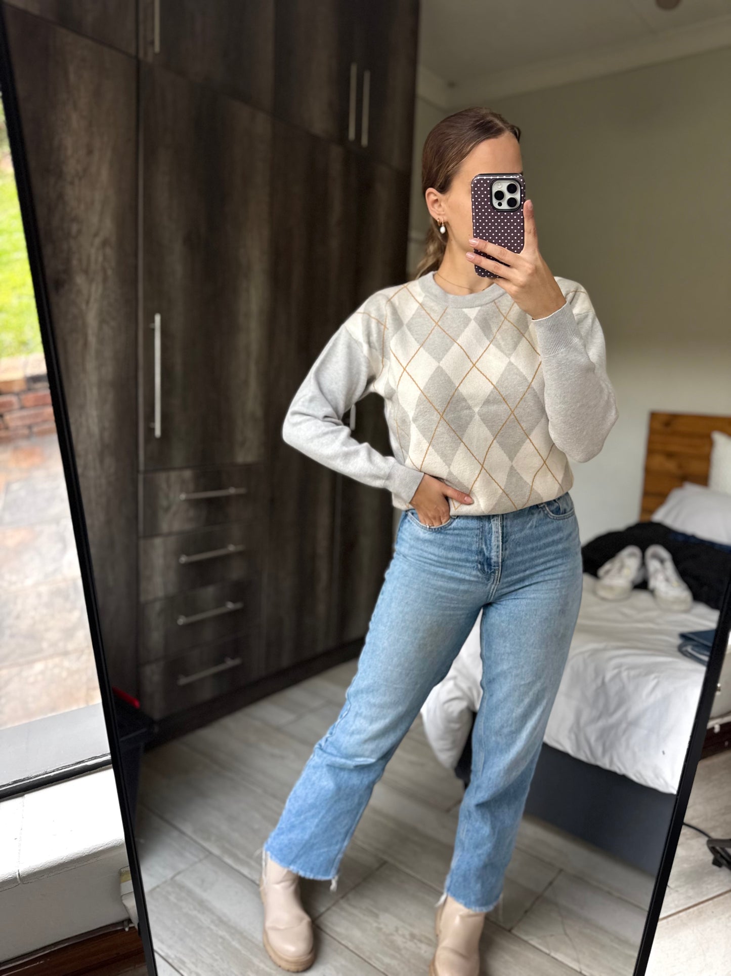 Grey knit sweater (EE)