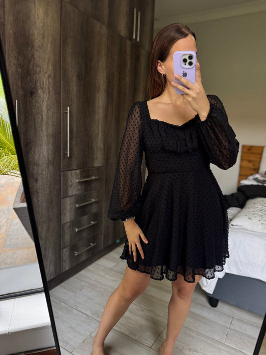 Black dress (DD)