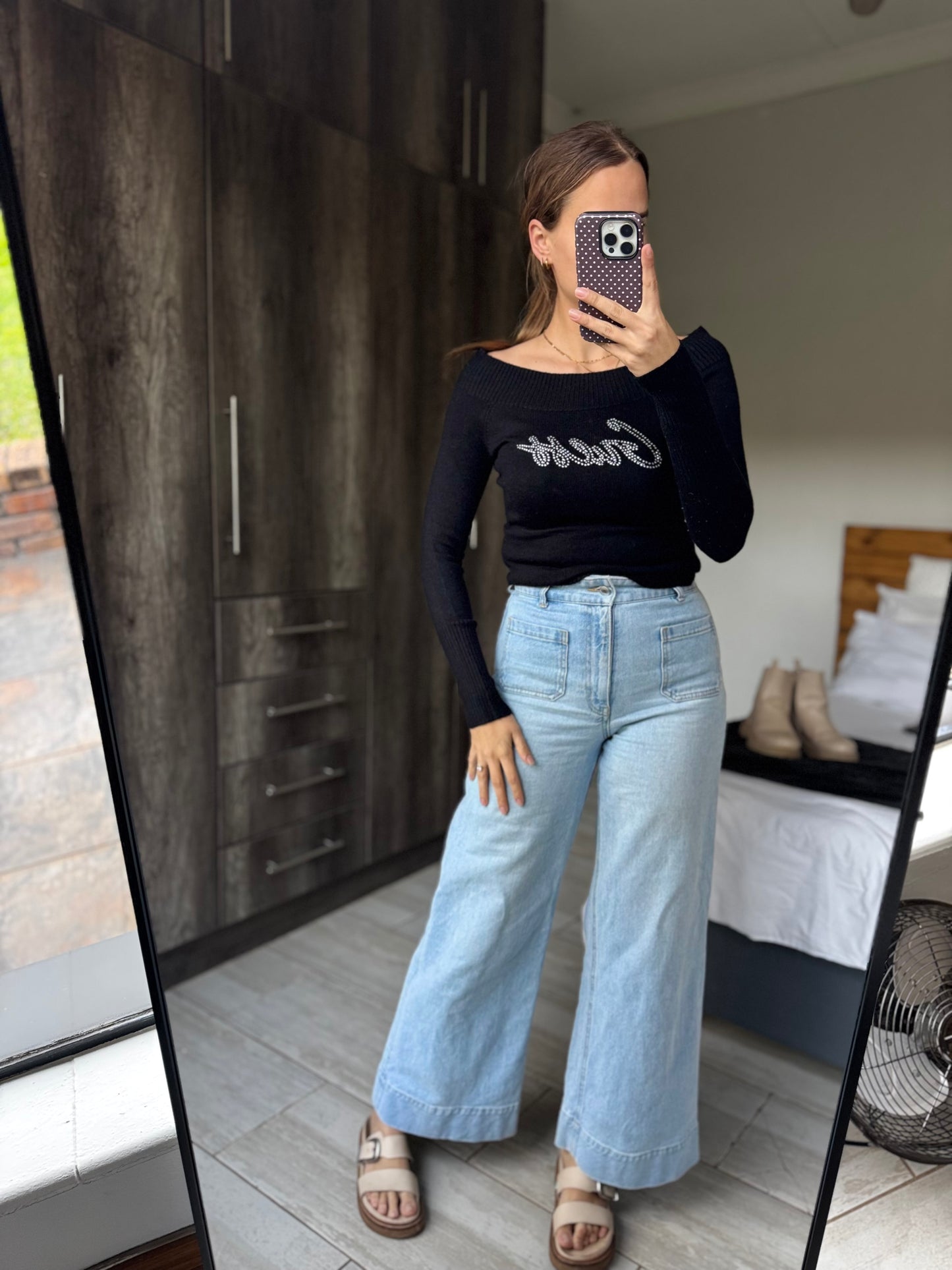 GUESS sweater (E)
