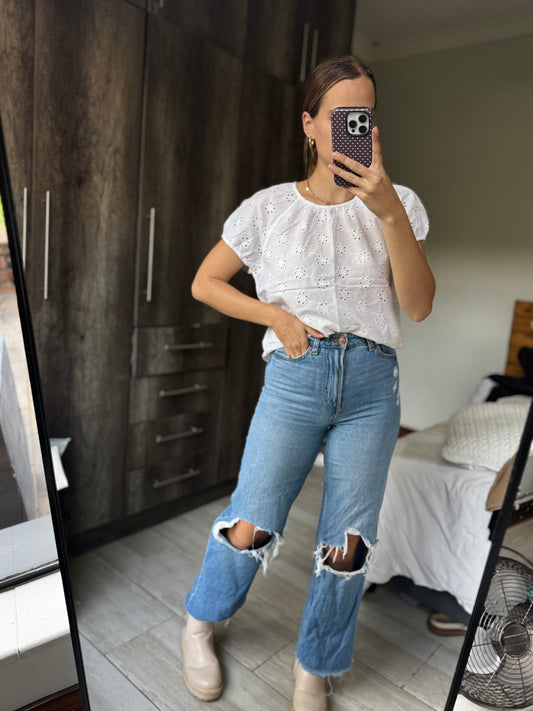 Pretty white top (AA)