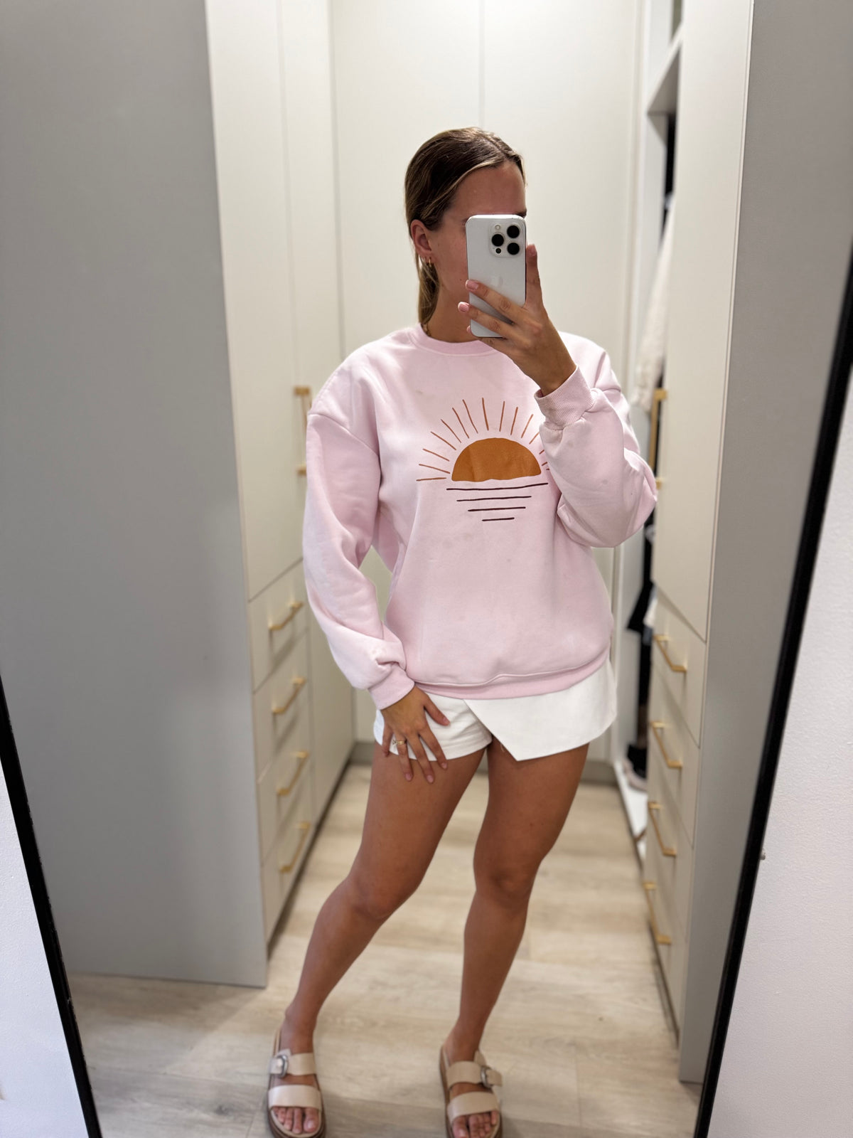 Pink sweatshirt (C)