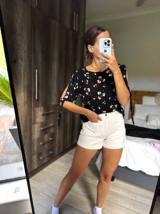 Black floral top (X)