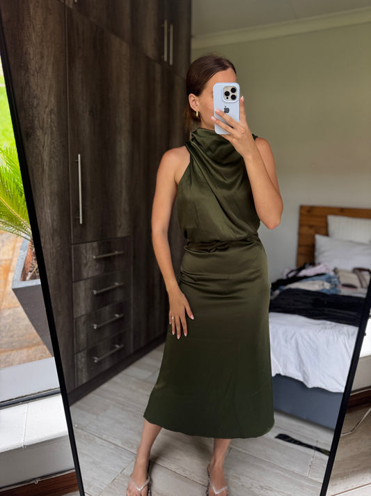 Green silky dress (G)