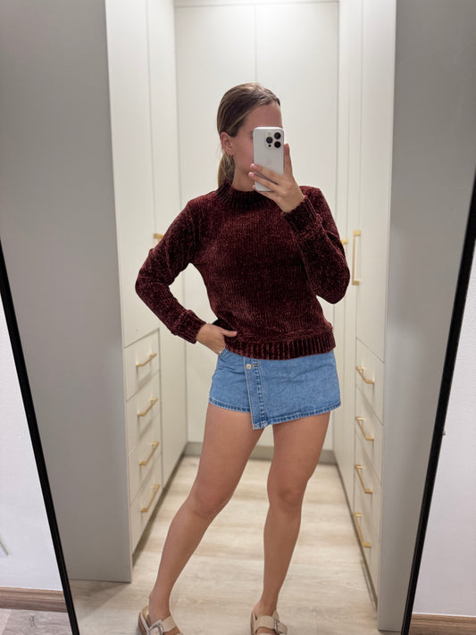 Super soft knitted sweater (O)