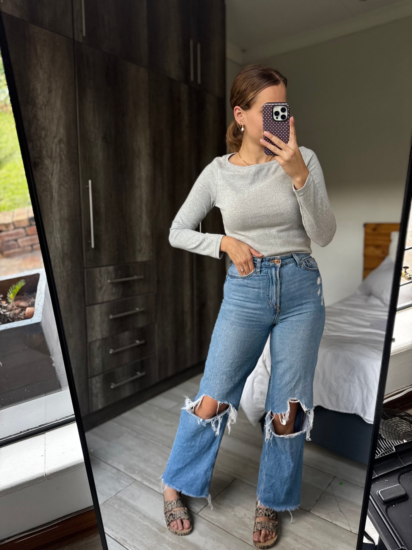 Grey sweater (AA)