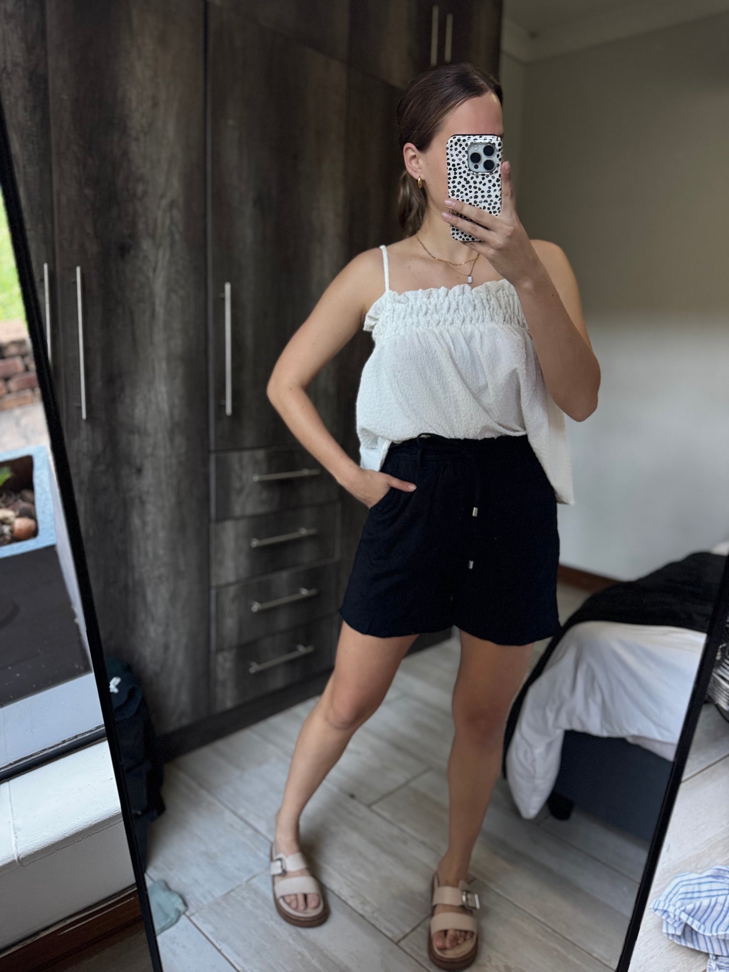 Black shorts (X)