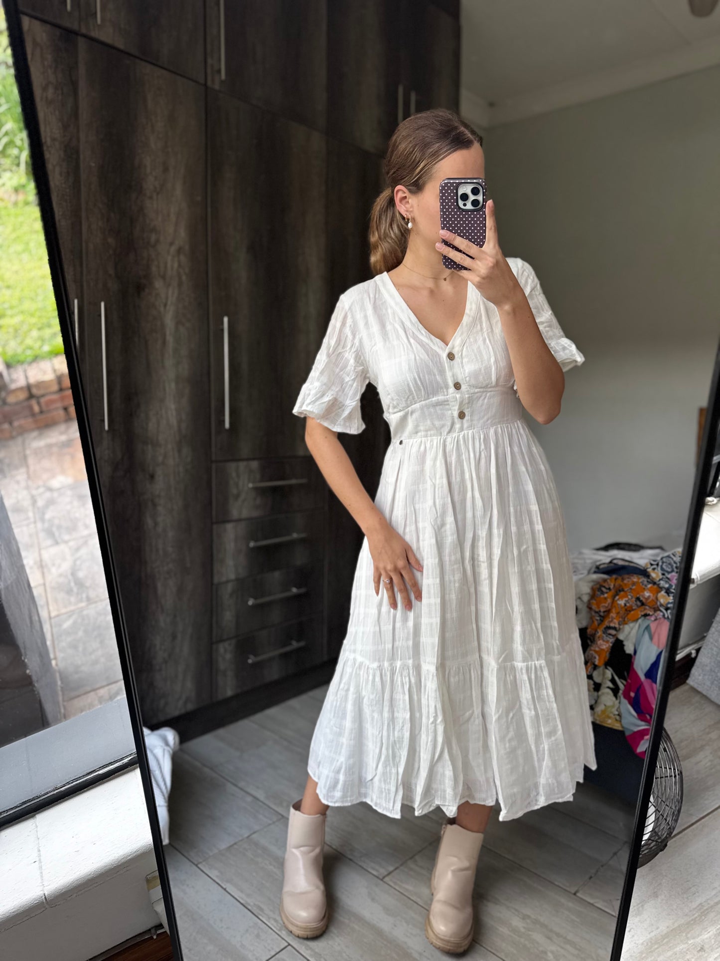 Old Khaki cream dress (OO)