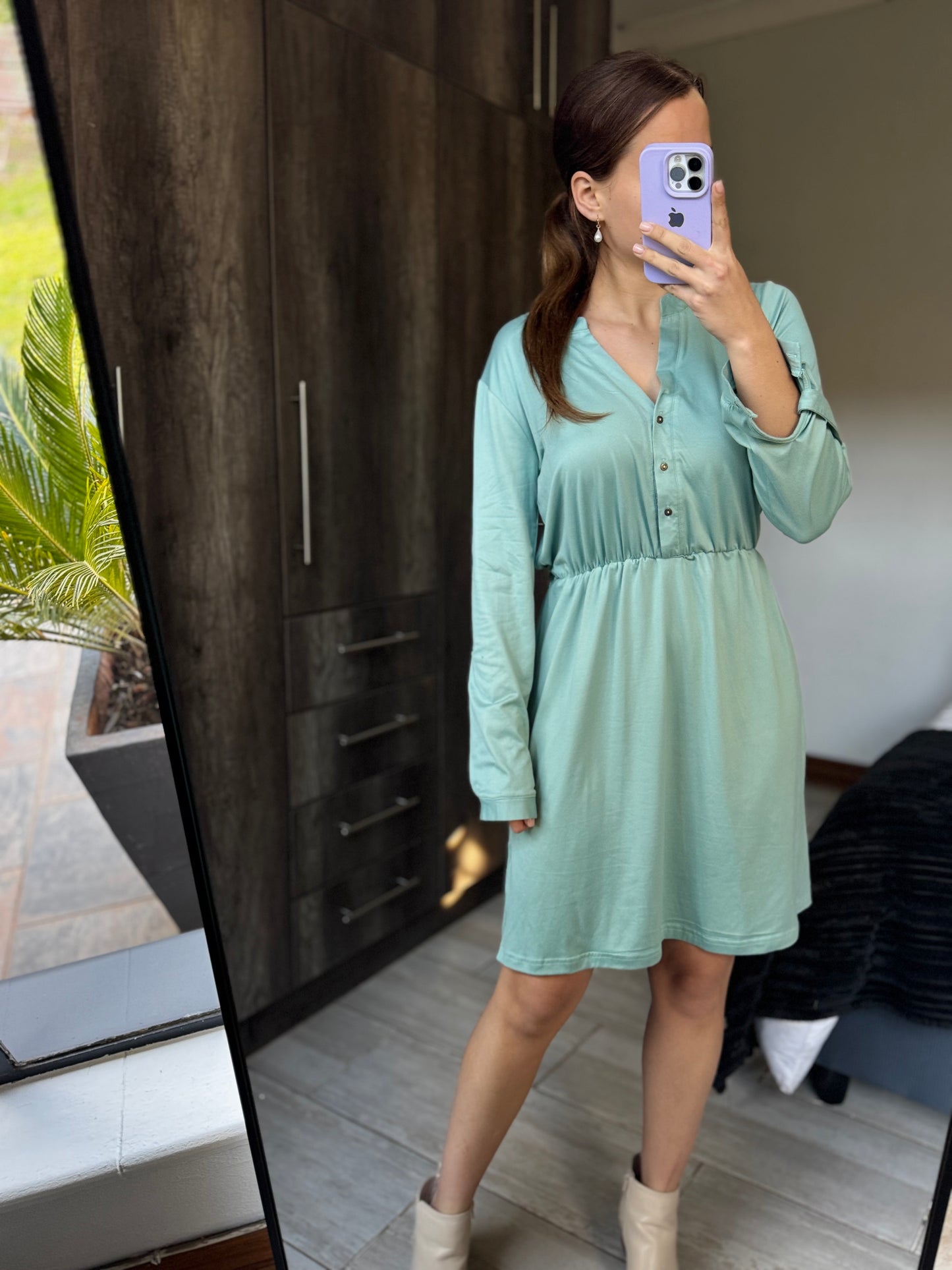 Pretty green dress (J)