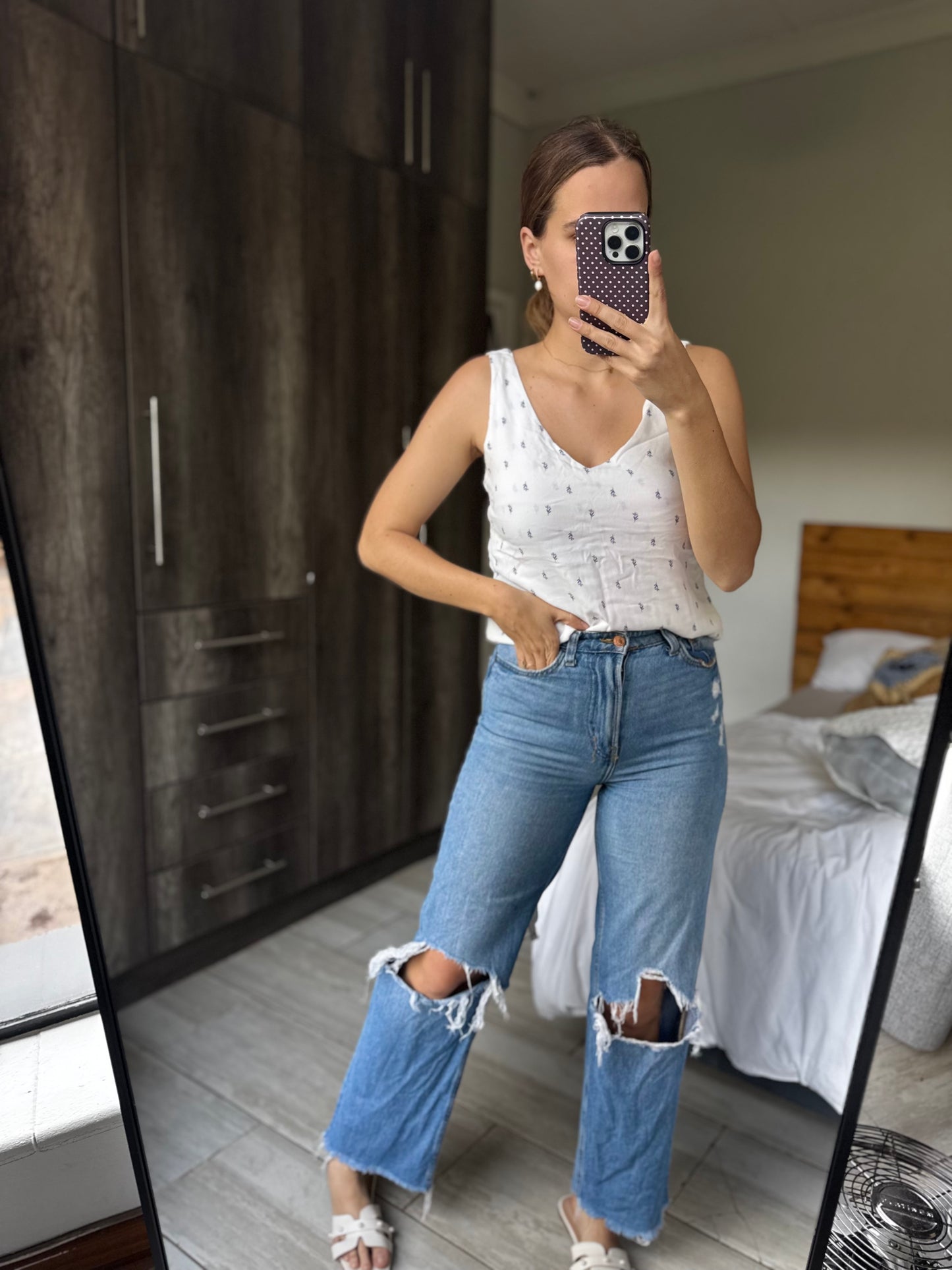 Old Khaki white top (K)