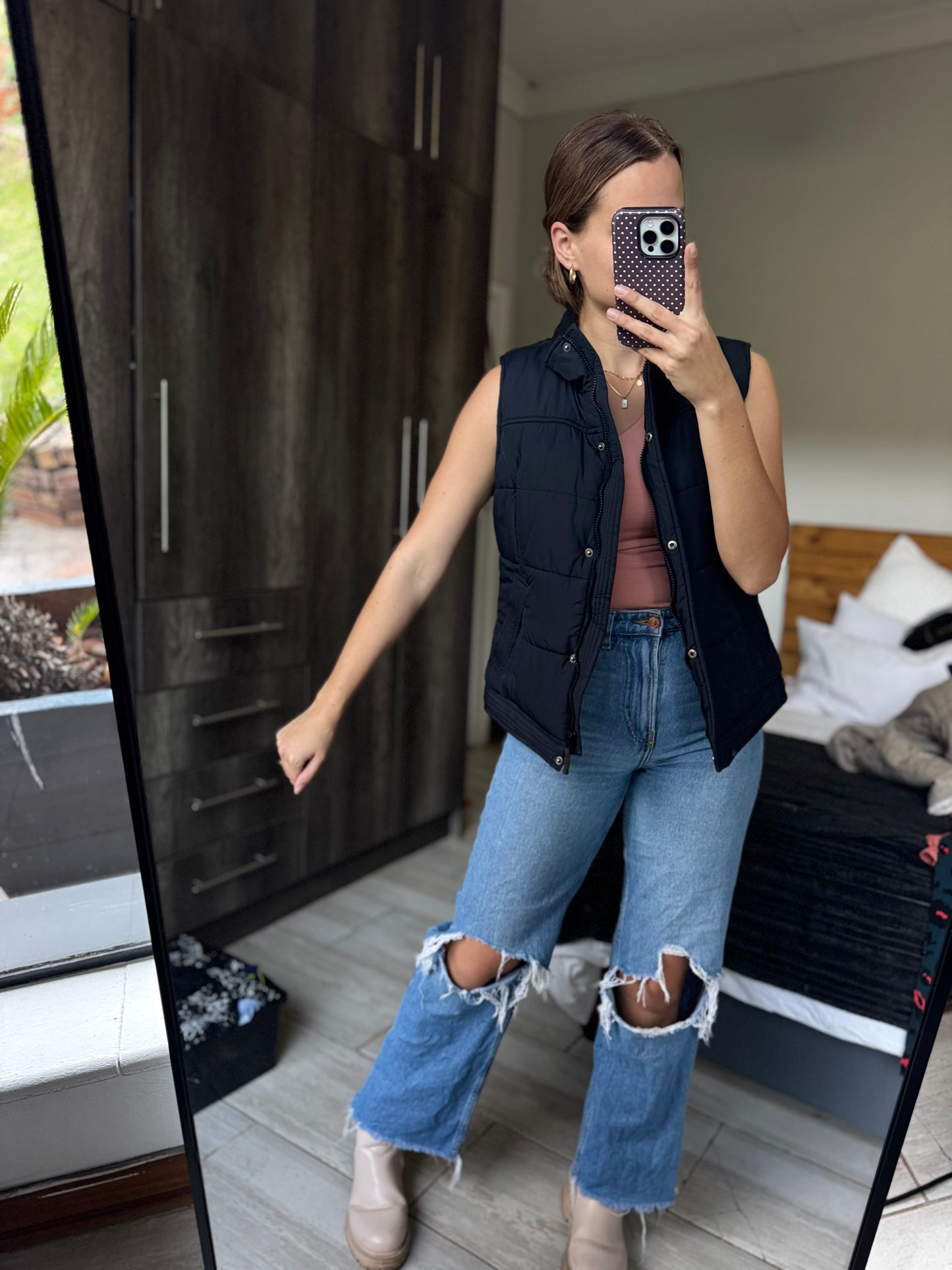 Woolworths black puffer vest (Z)
