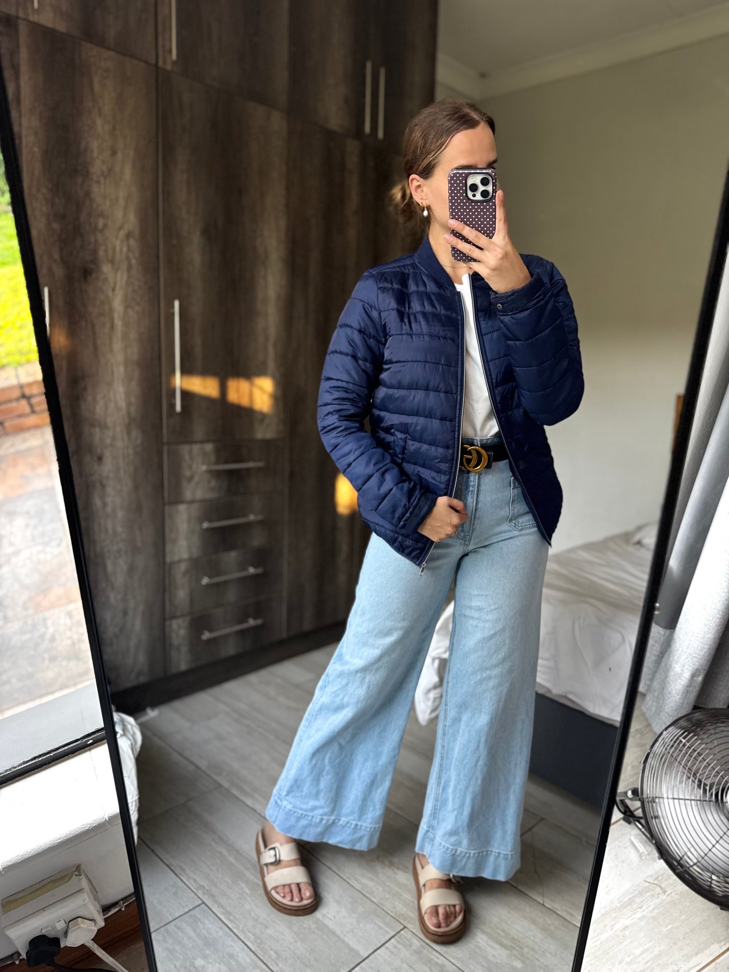 Navy puffer jacket (E)