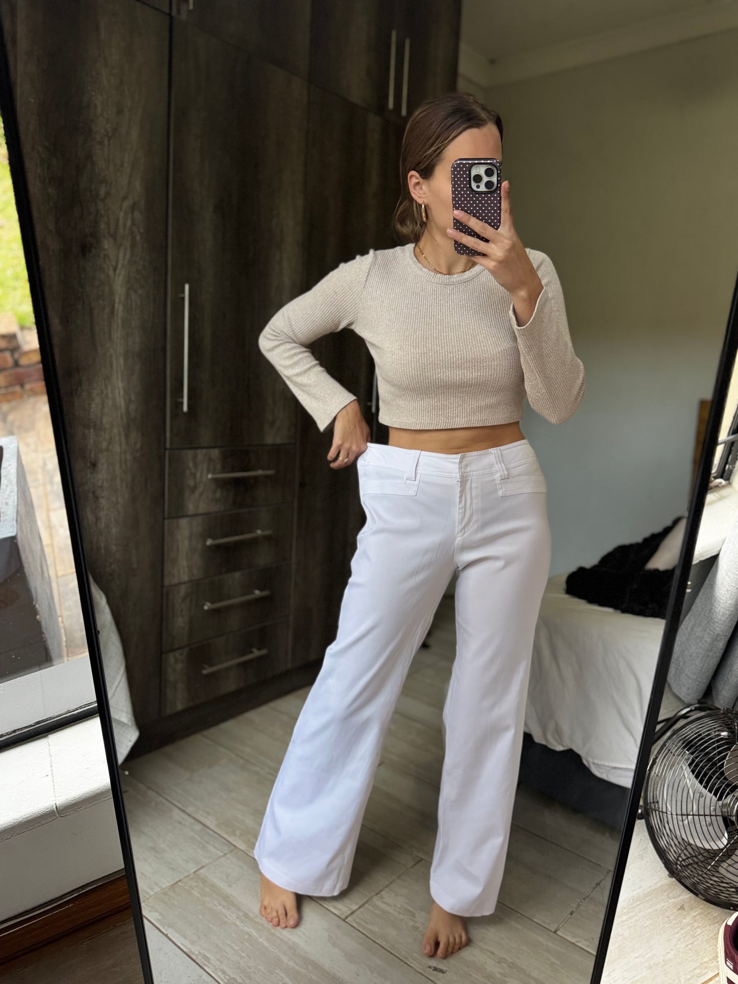White pants (TT)