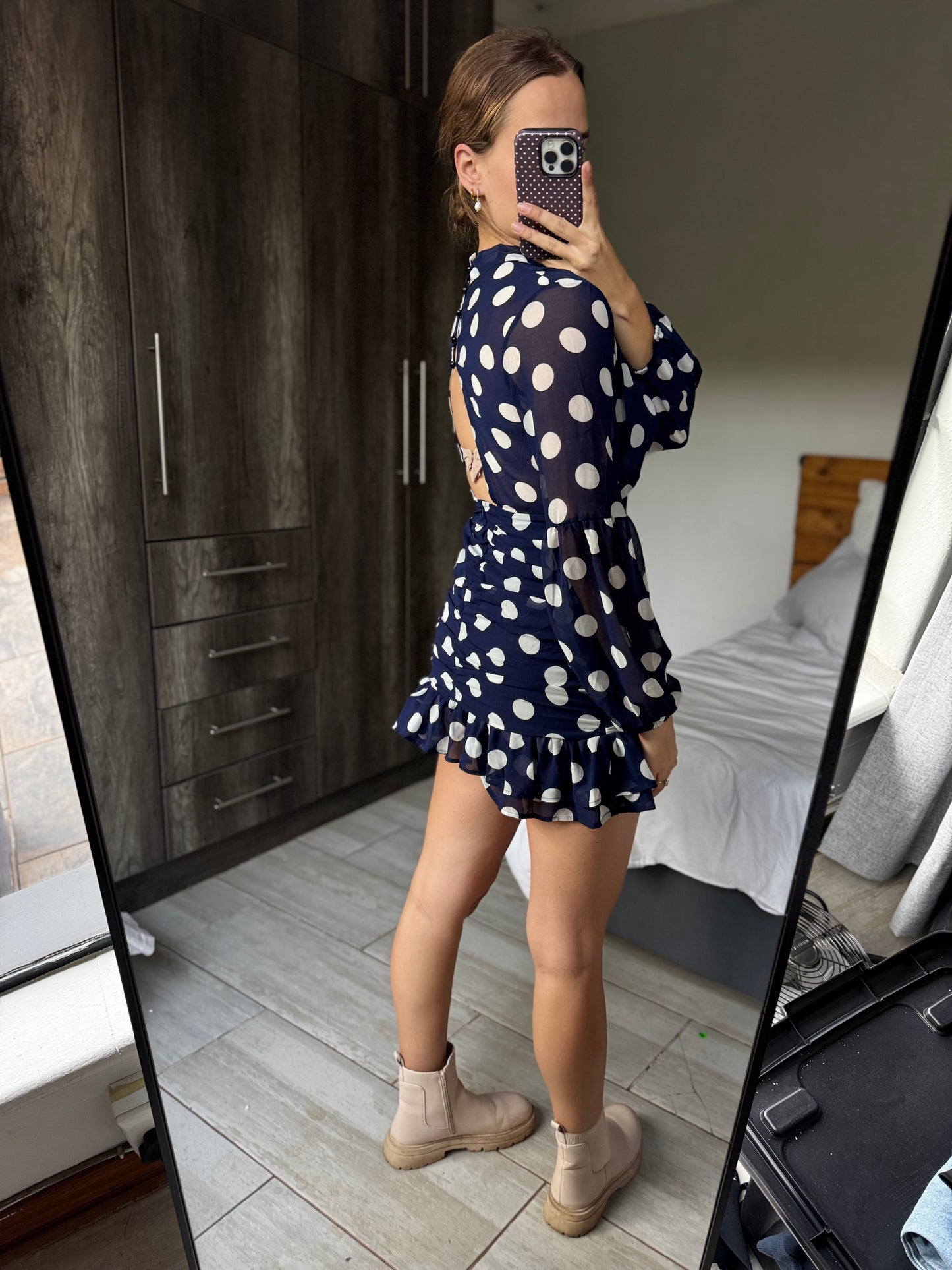 Polka dot dress (D)