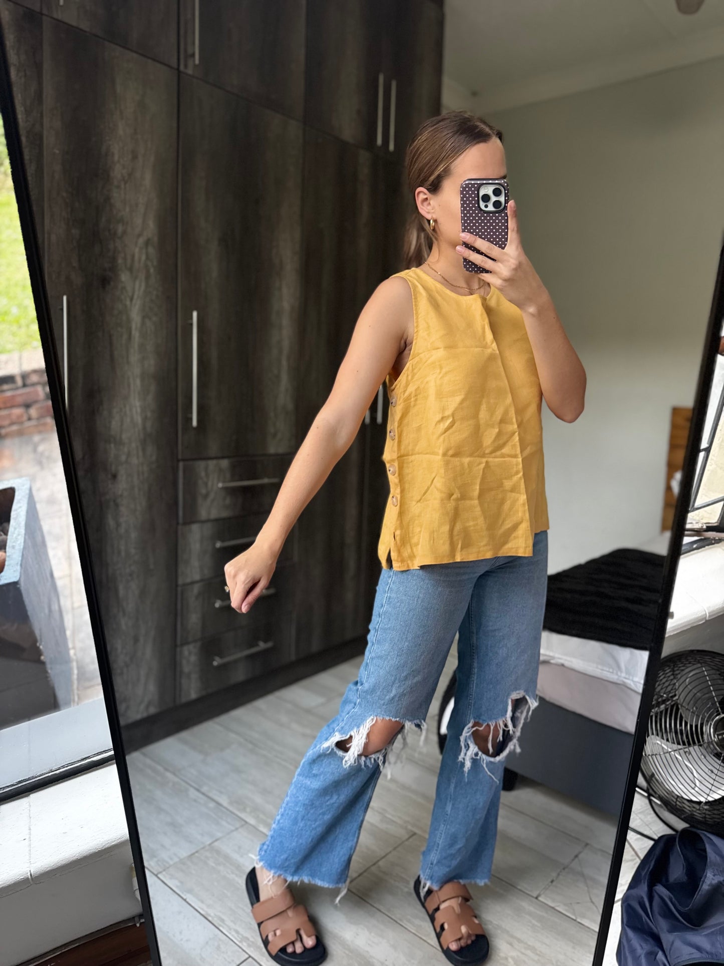 Pretty yellow top (F)
