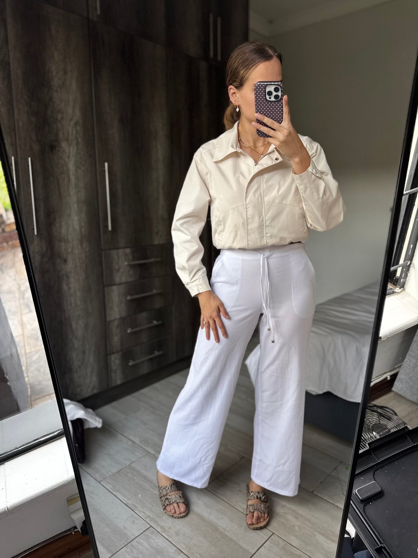 White pants (AA)