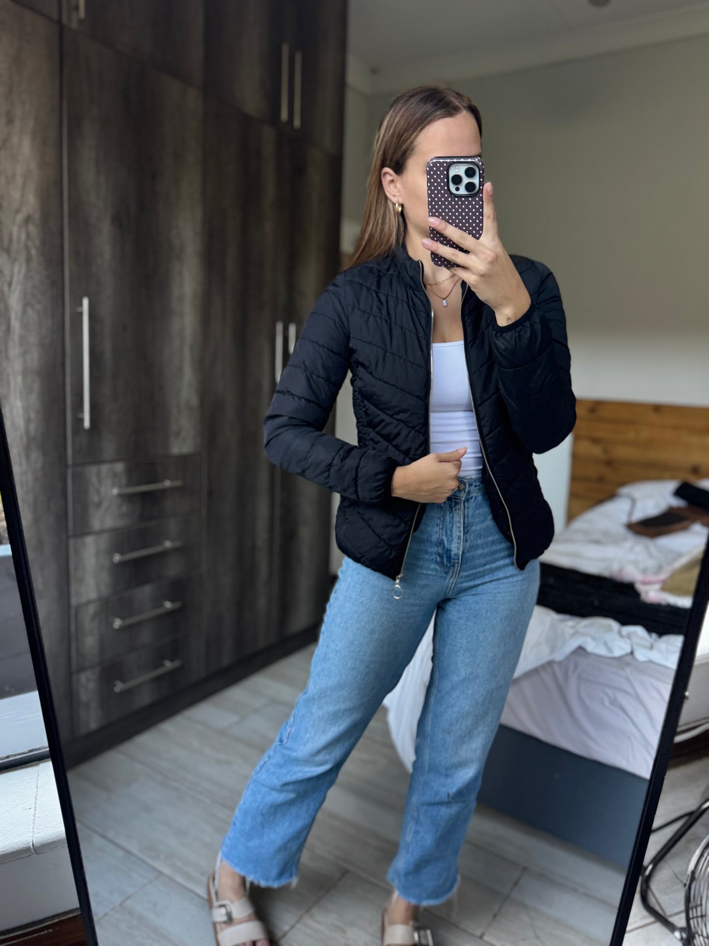 Black puffer jacket (YY)