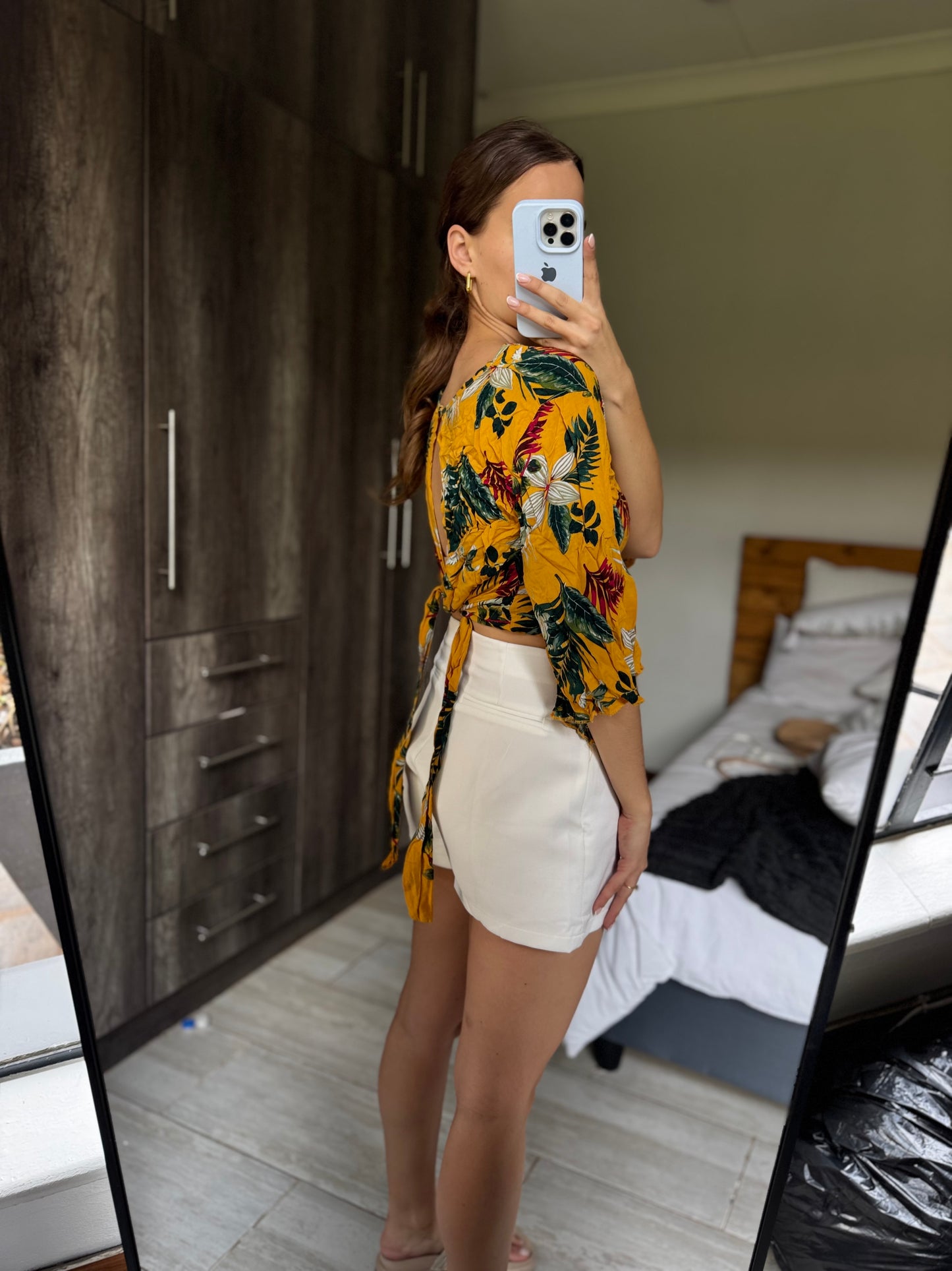 Yellow floral top (BBB)