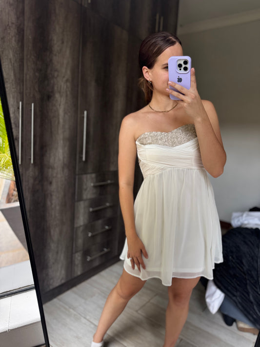 Pretty dress (K)