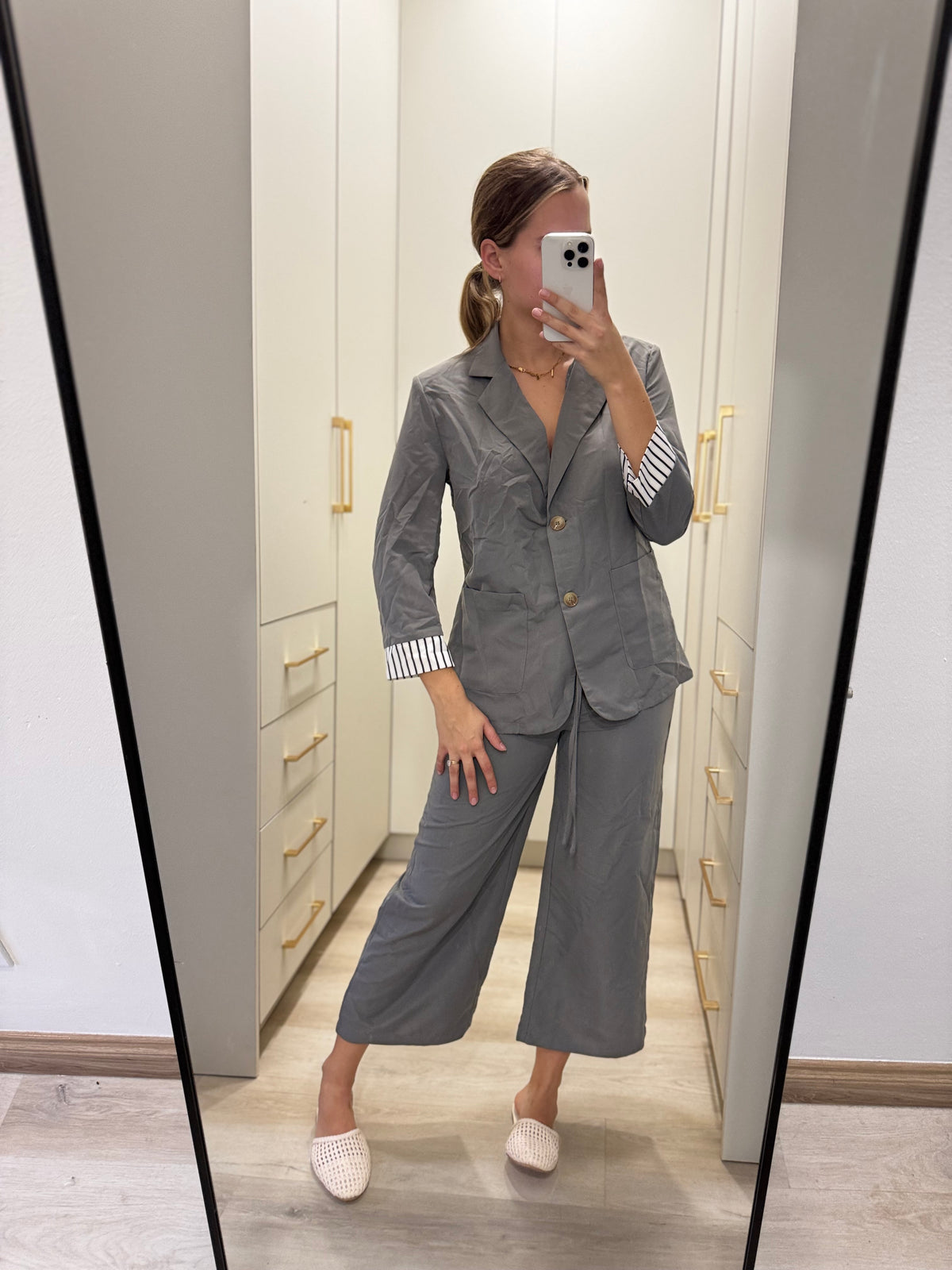 Grey matching set (R)