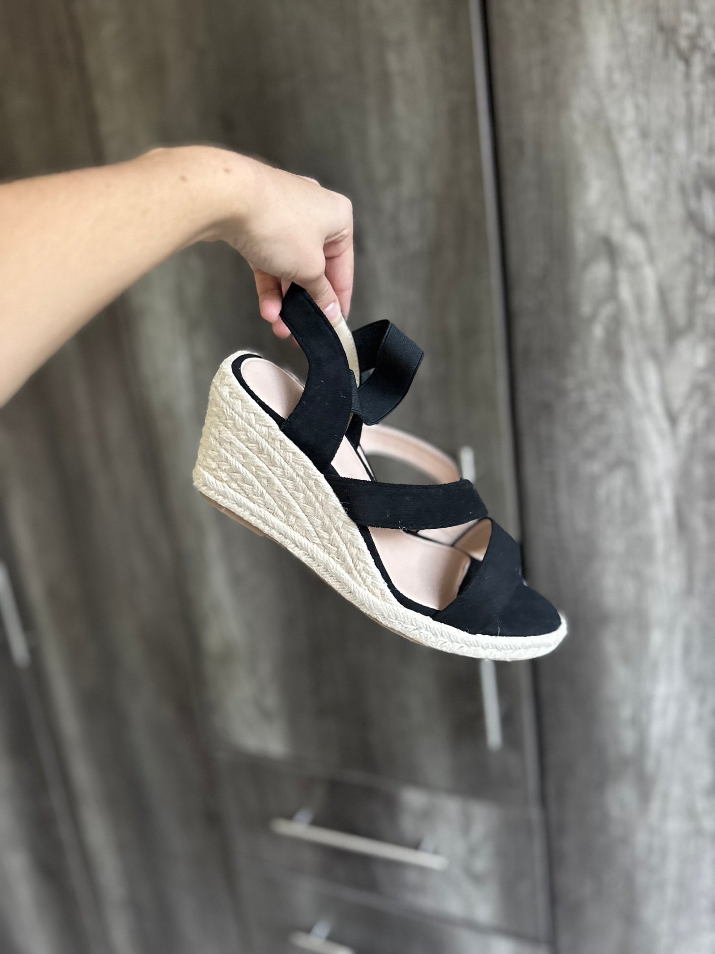 Brand New black wedges (ZZ)