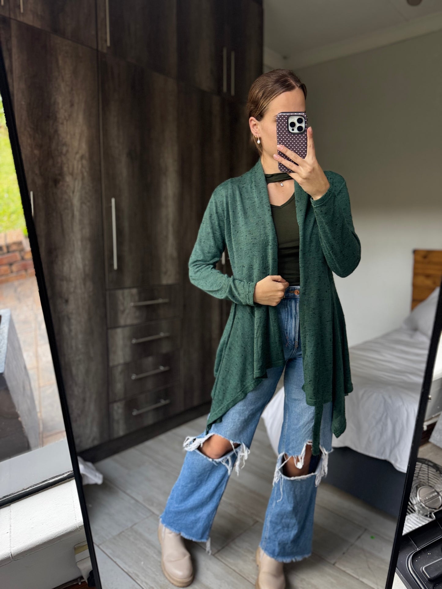 Green knit cardigen (D)