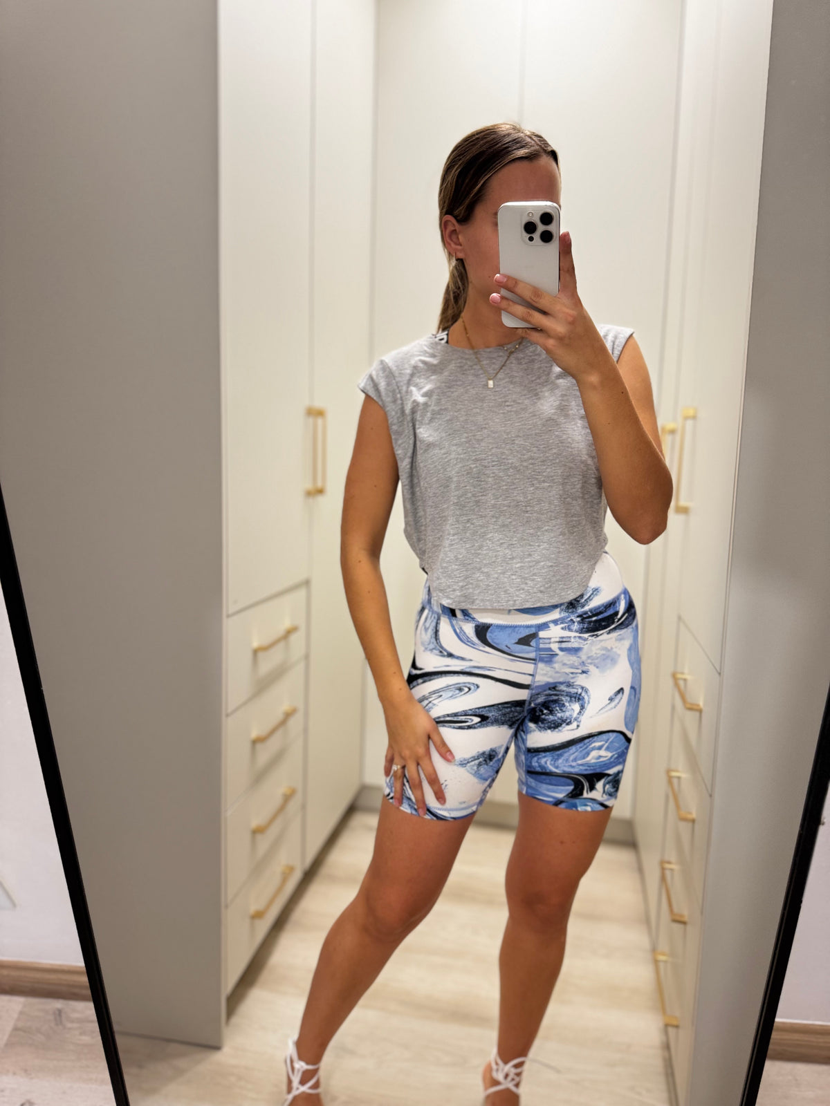 Cotton on grey gym top (O)
