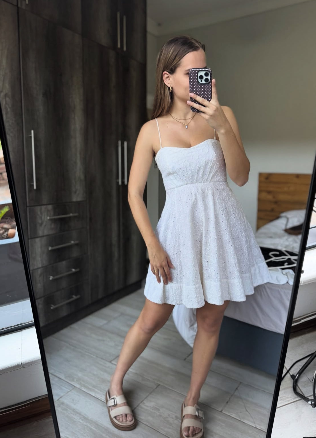 FOREVER NEW pretty white dress (X)