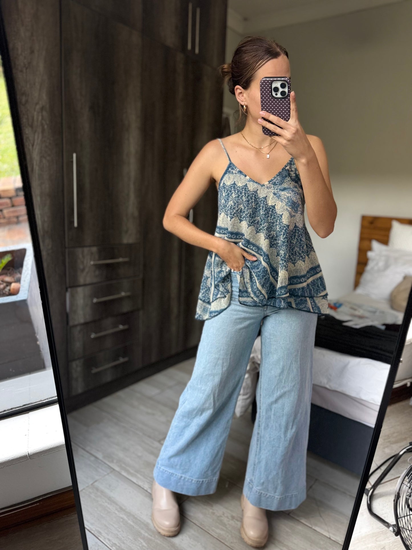 Pretty blue top (A)