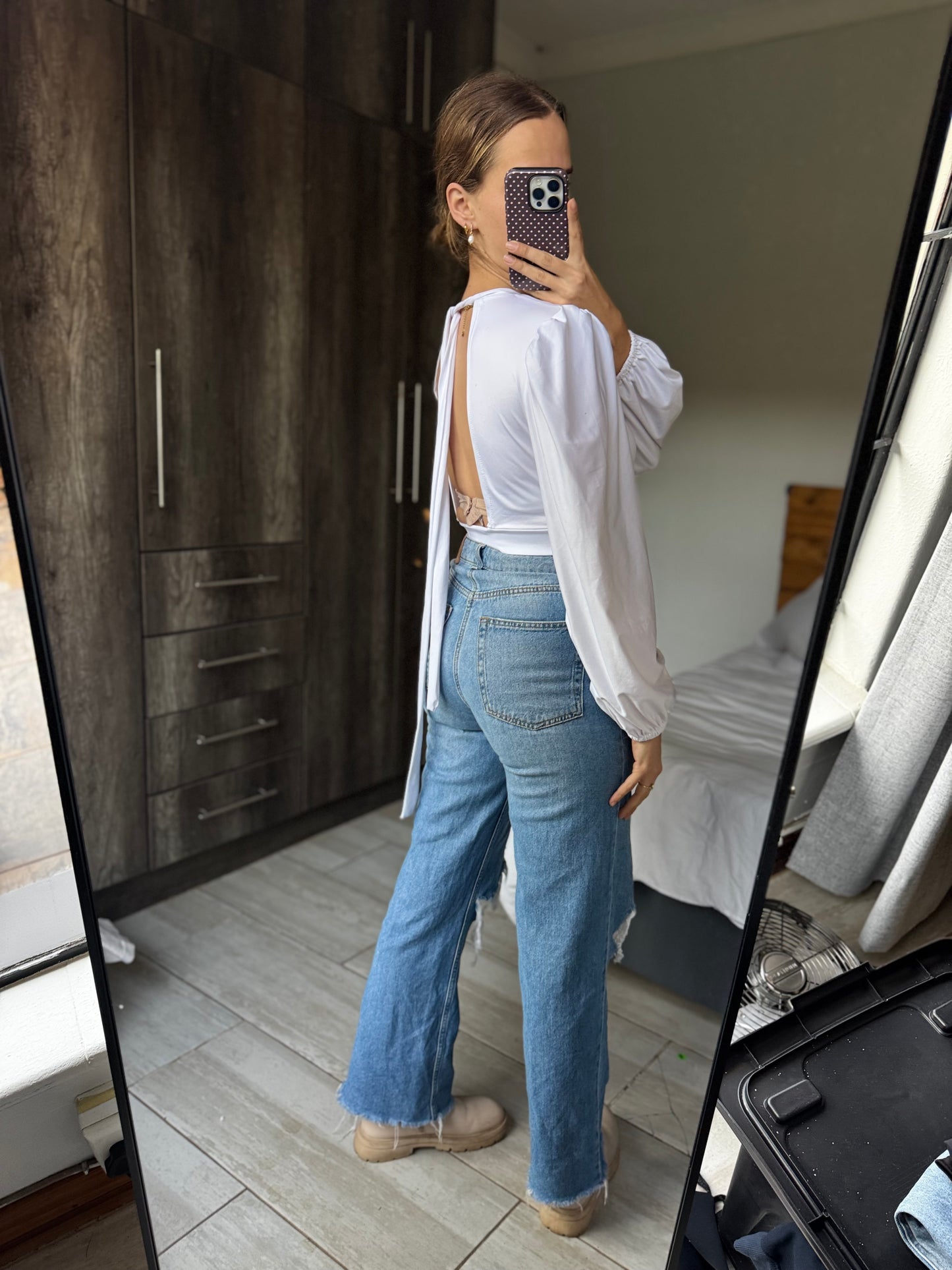 White top (D)