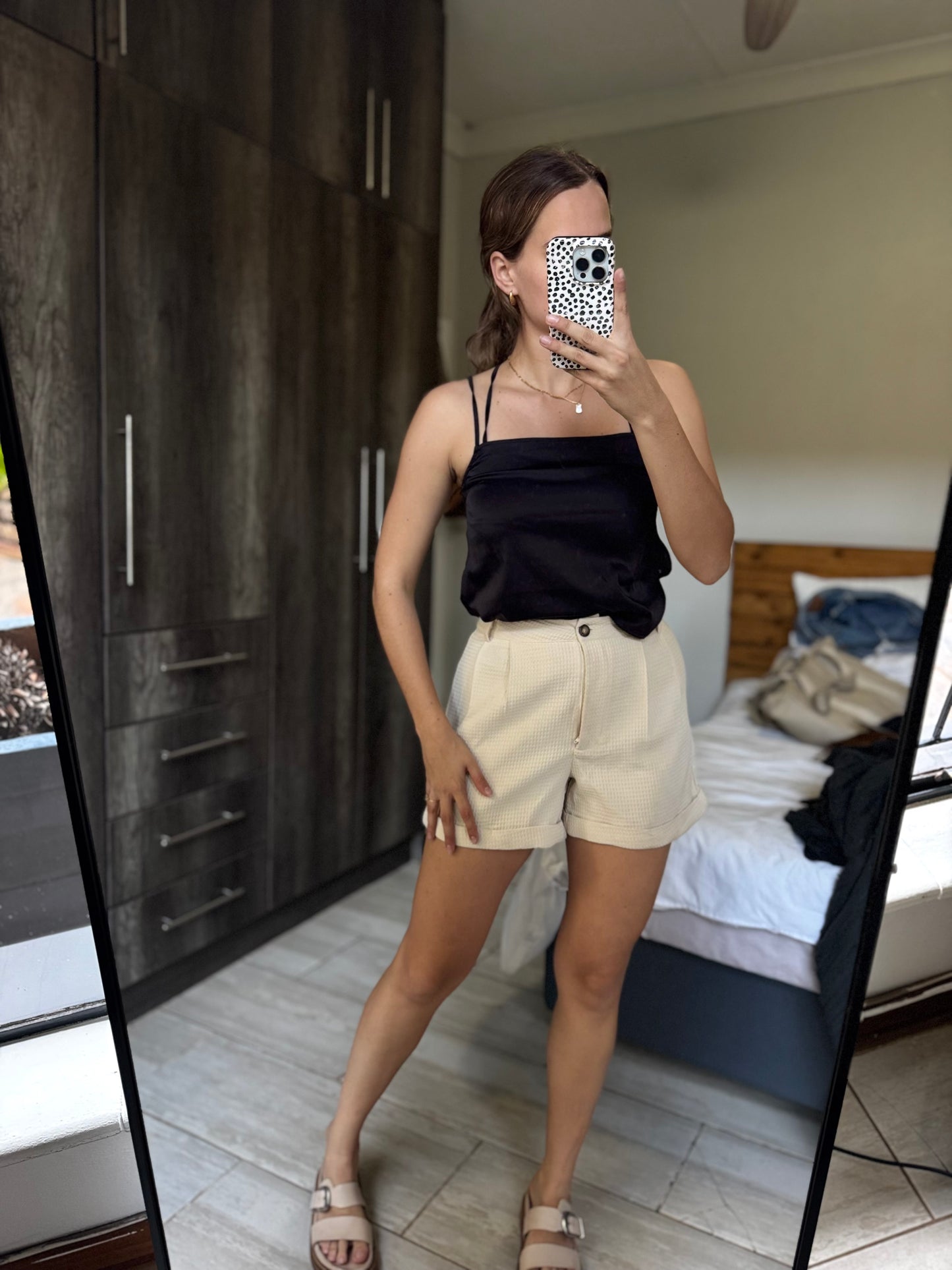 Cream shorts (OO)
