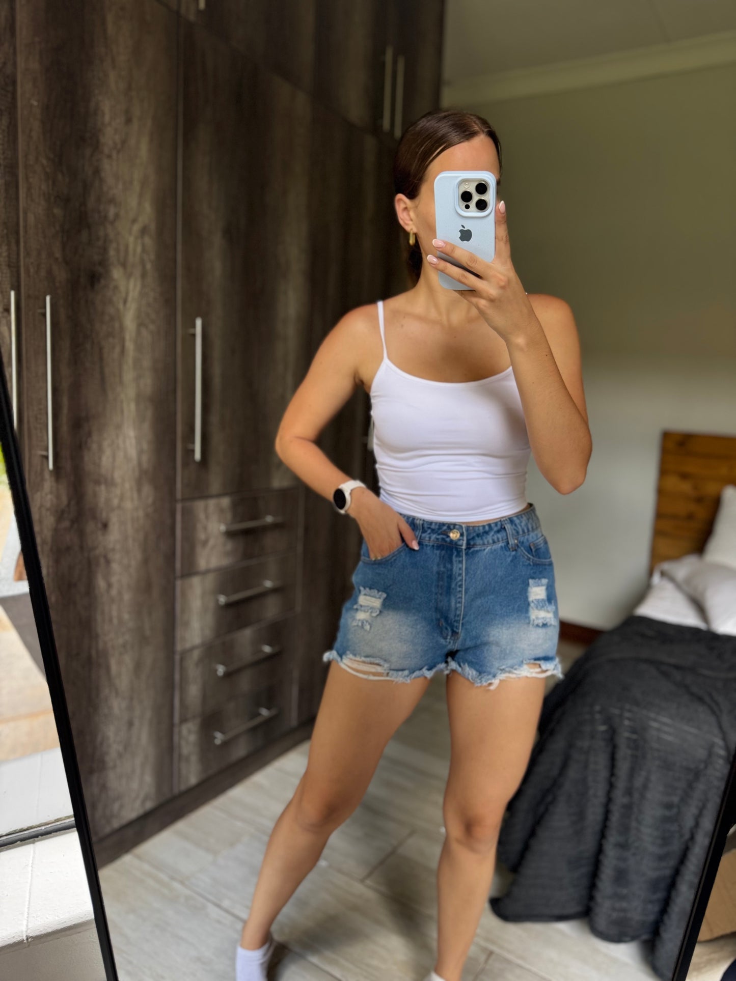 Denim shorts (B)