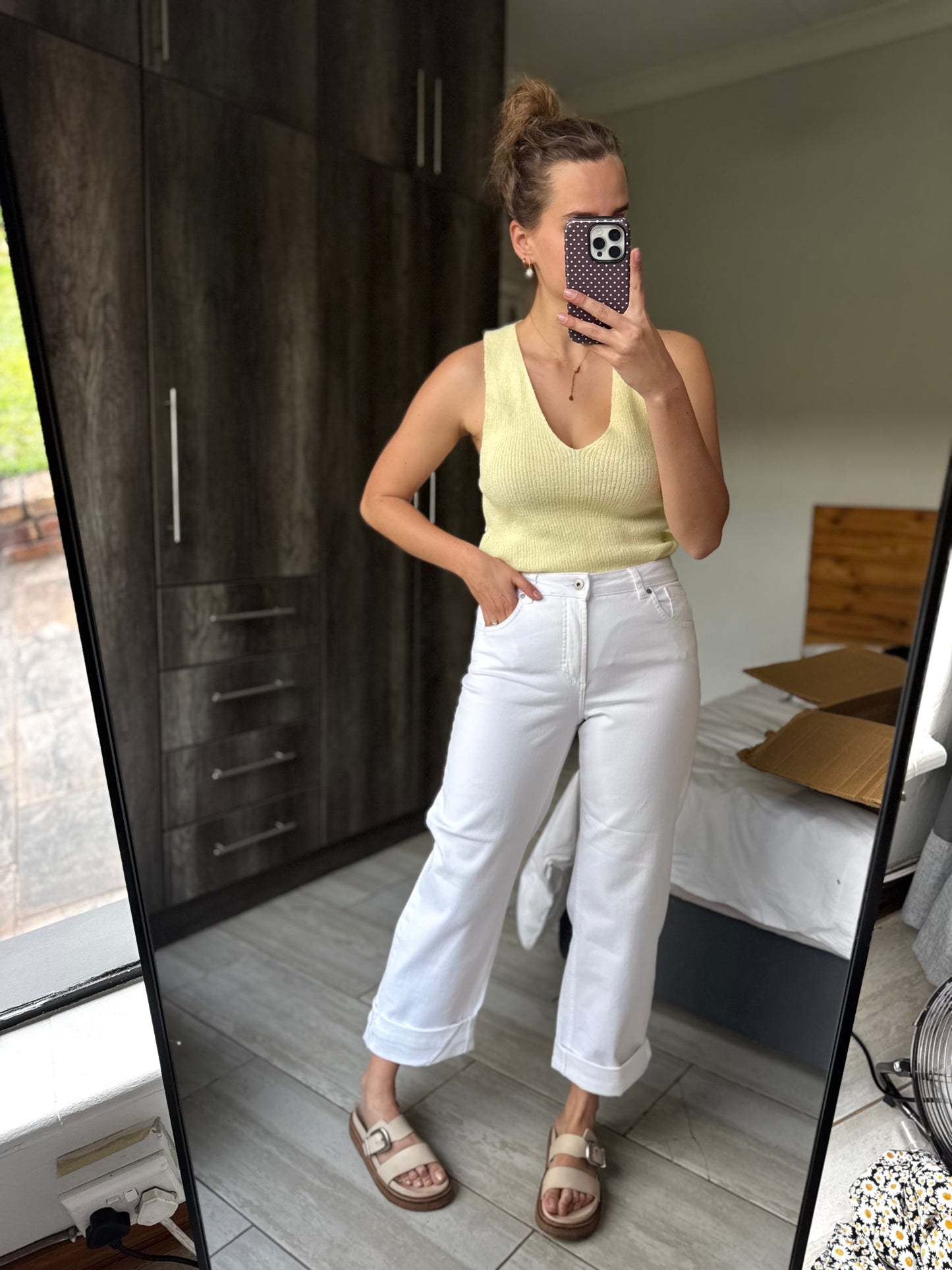 Woolworths white jeans (G)