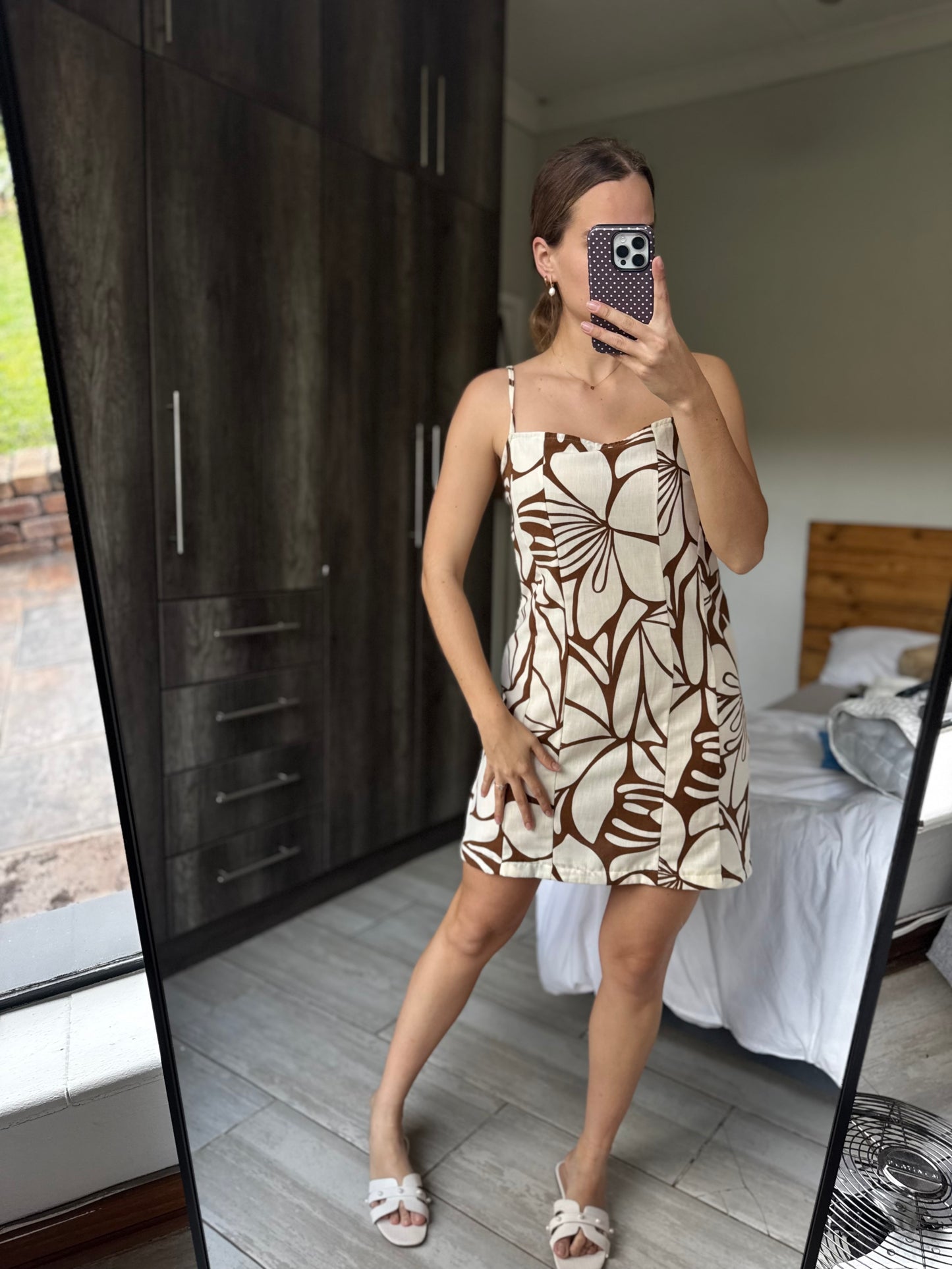 Brown pretty dress (X3)