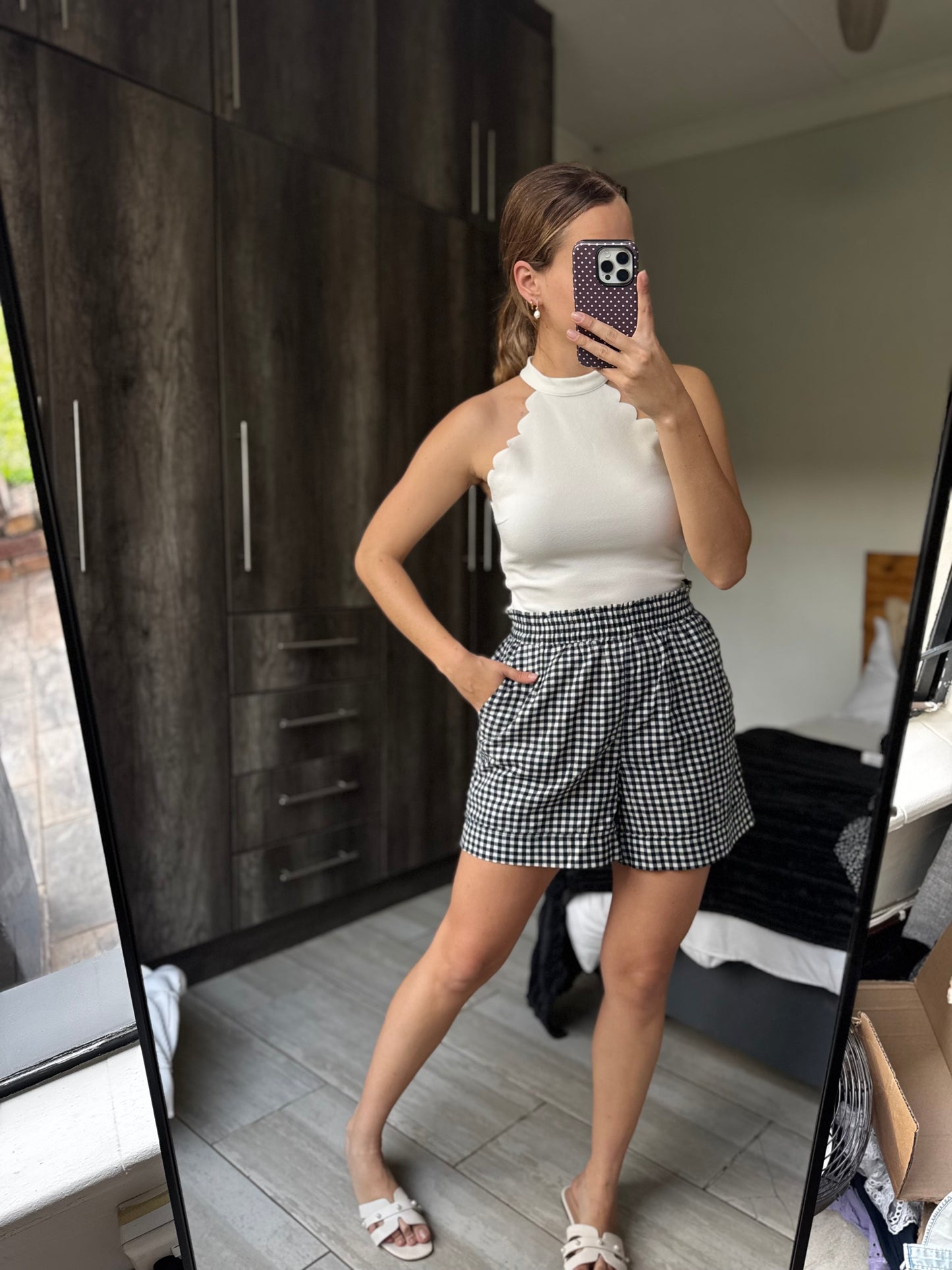 White scallops top (P)