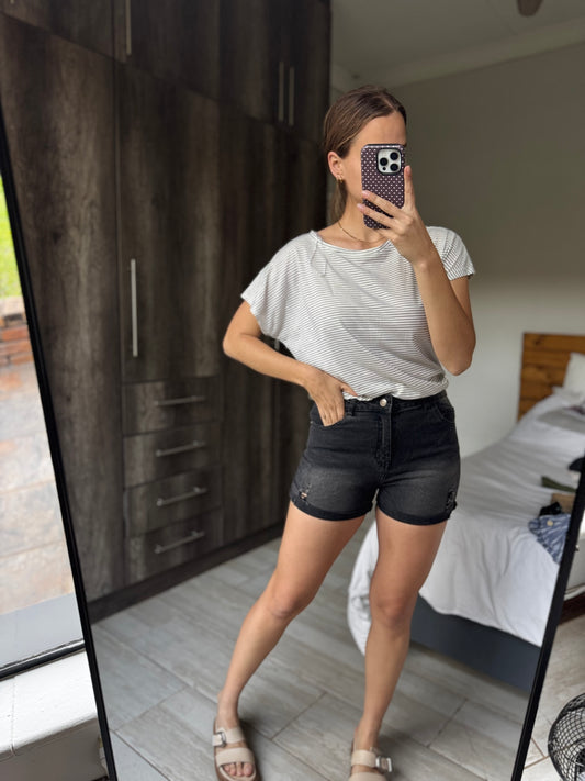 Black denim shorts (H)