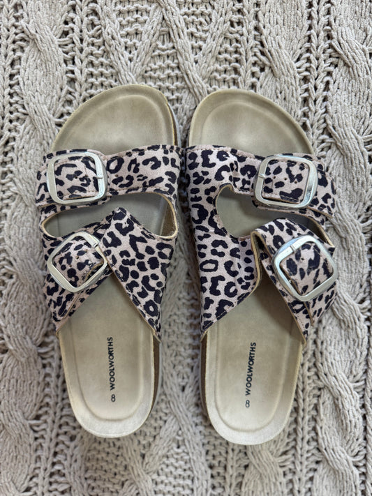 Woolworths sandals (X1)