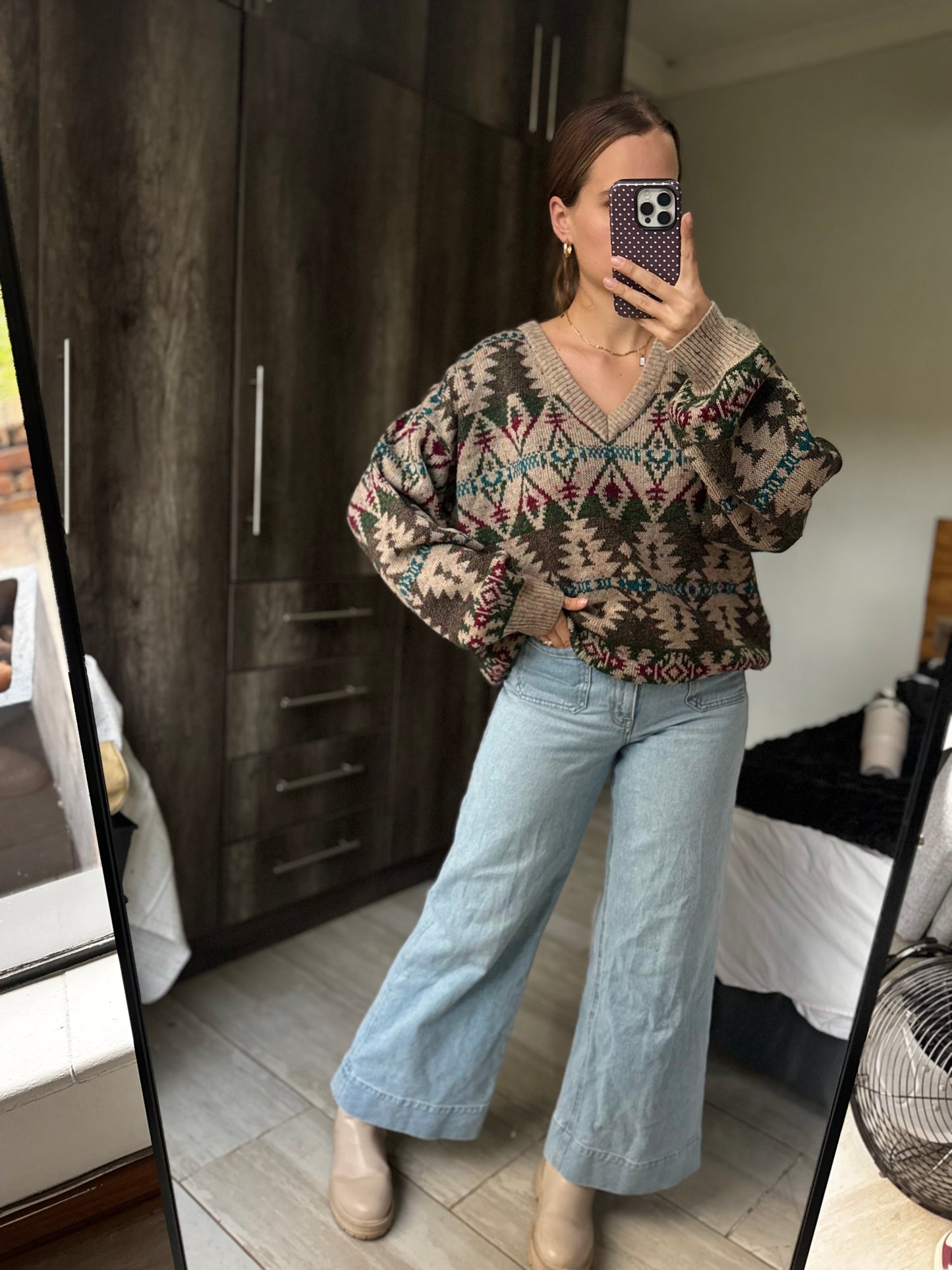 Stunning knitted sweater (T)