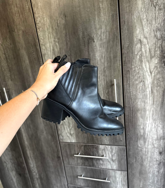 ZARA black boots (FFF)