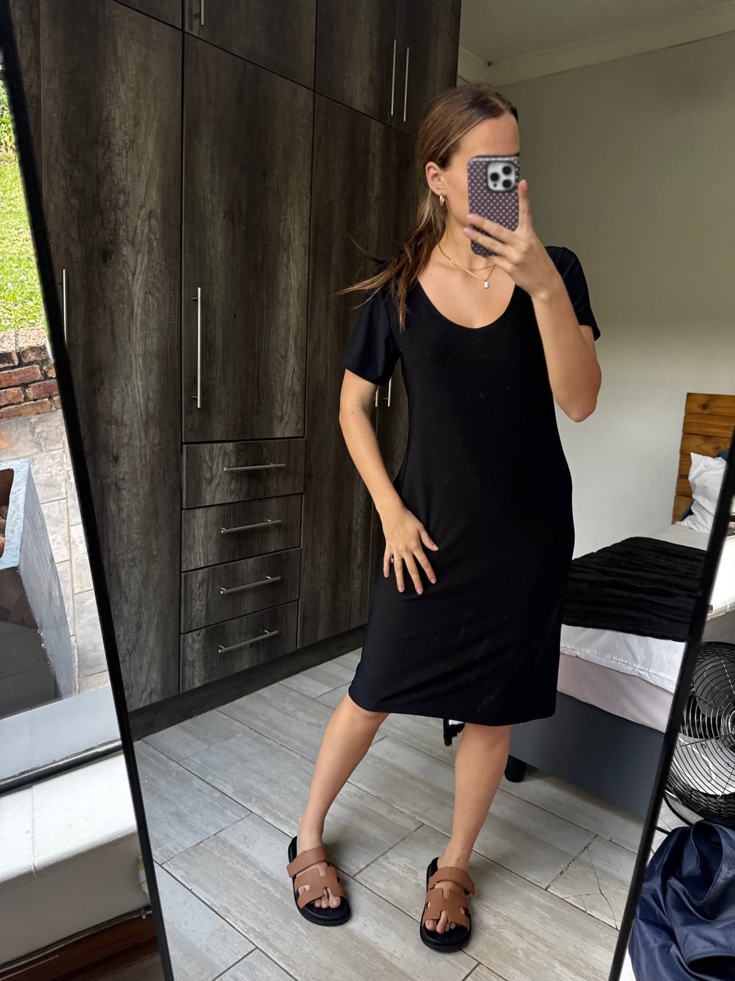 Black dress (F)