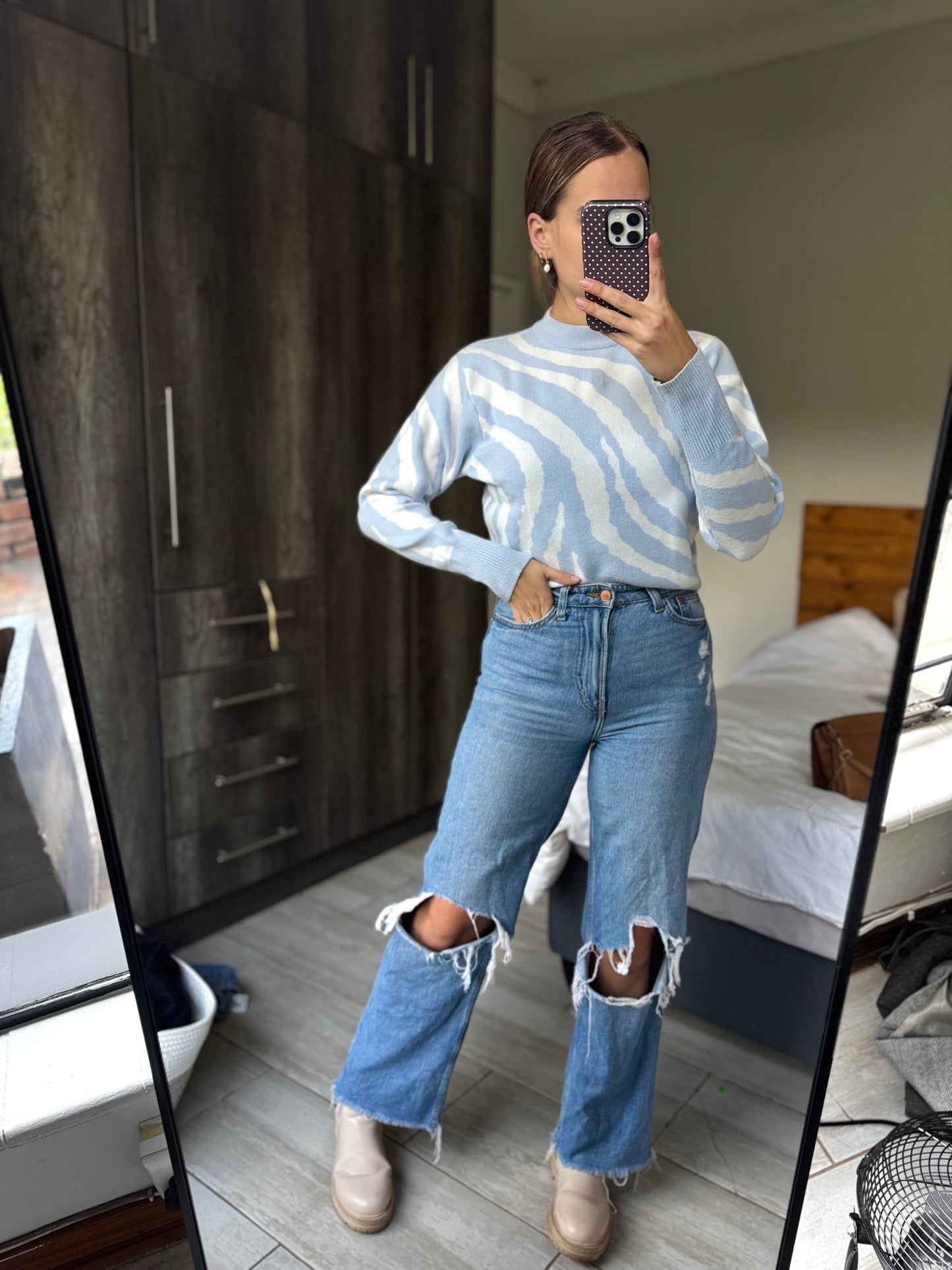 Blue sweater (HH)