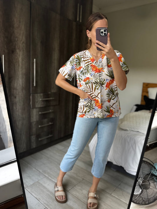 Floral srub top (AA)
