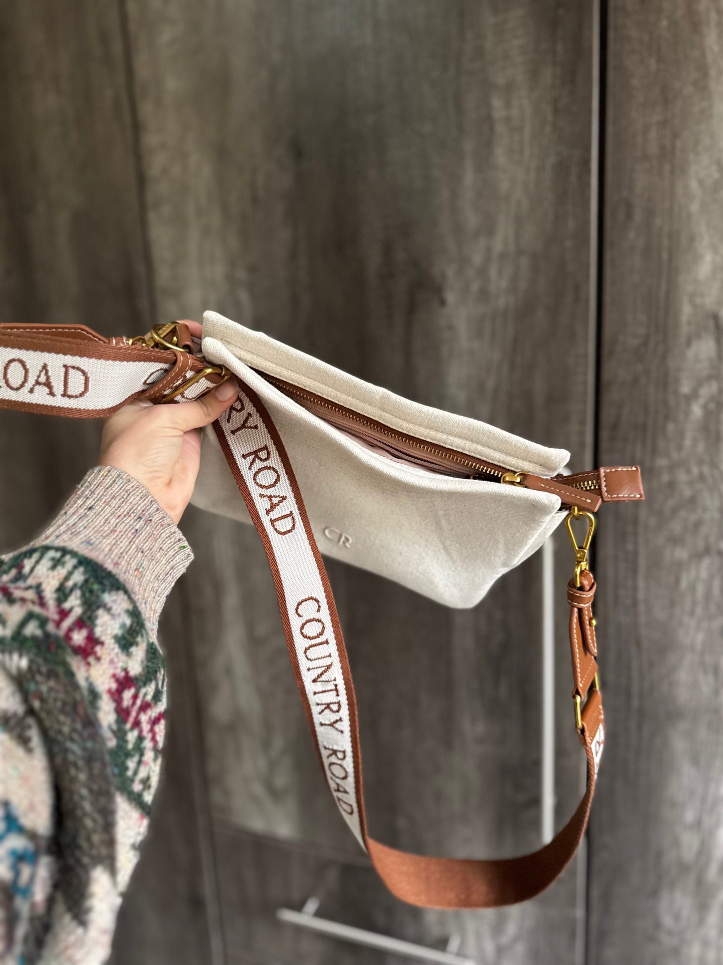 COUNTRY ROAD stunning bag