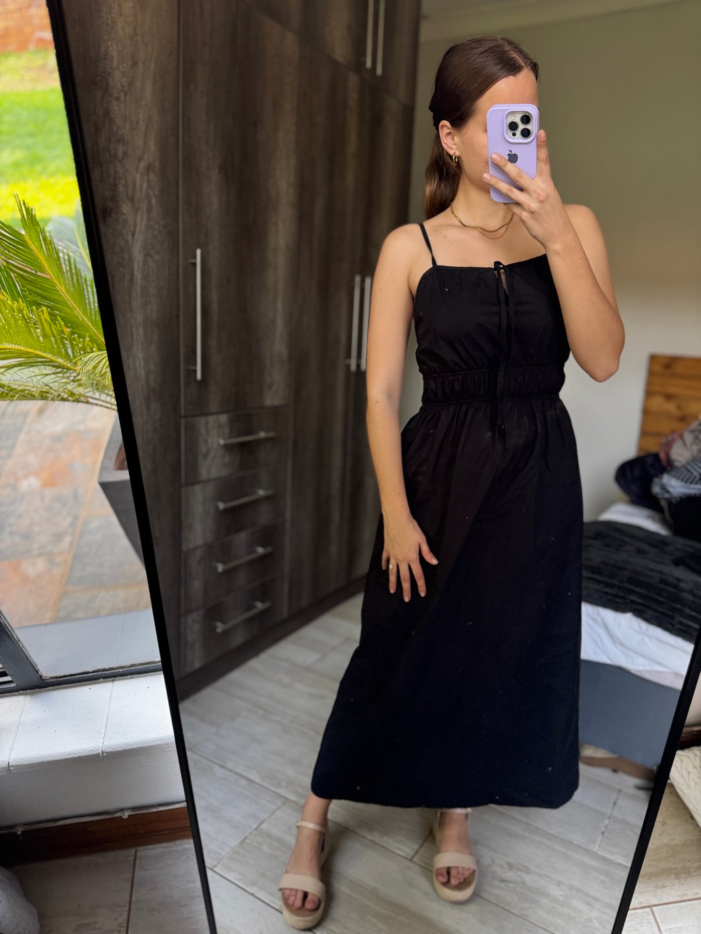 Stunning black dress (X9)